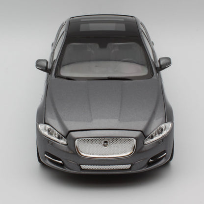 Jaguar XJ (2010) in metallic grey