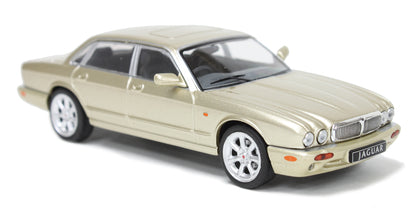 Jaguar XJ8 (X308) (1998)