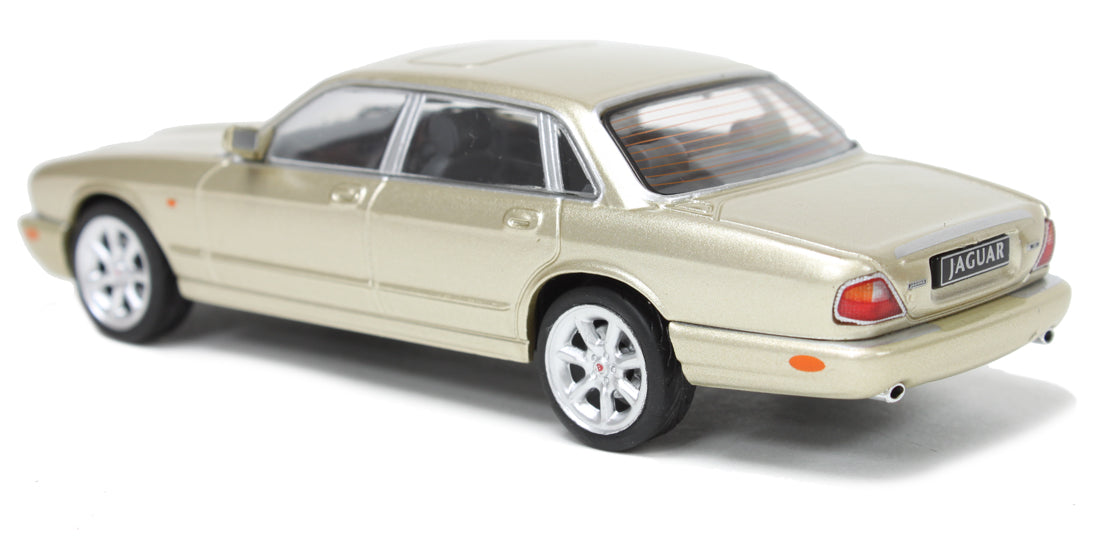 Jaguar XJ8 (X308) (1998)