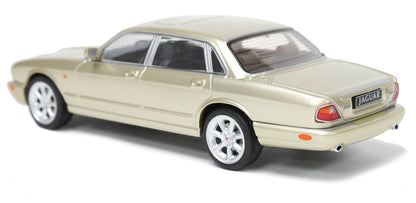 Jaguar XJ8 (X308) (1998)