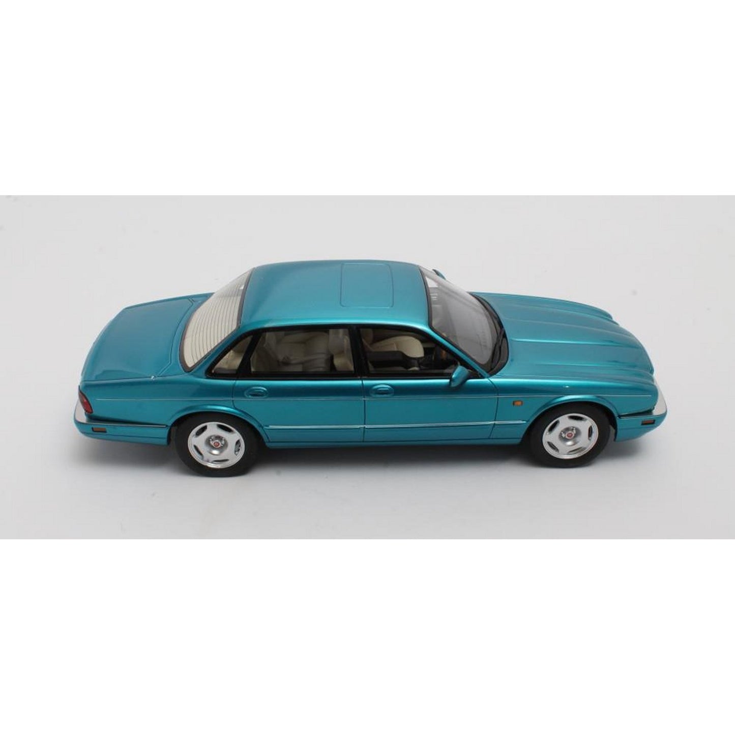 Jaguar XJR X300 (1995) in Turquoise