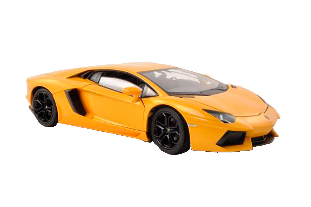 Lamborghini Aventador Coupe in Metallic Yellow