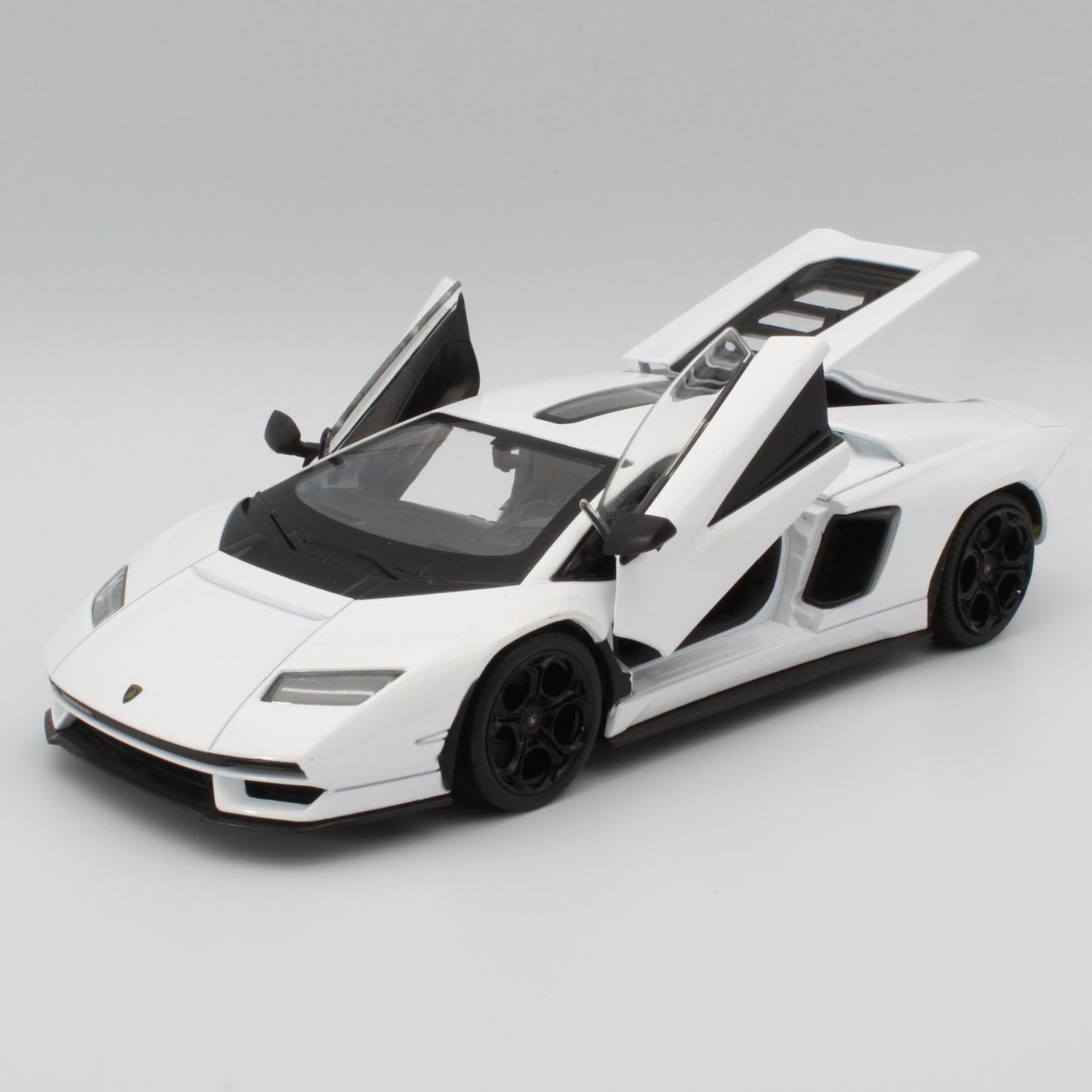 Lamborghini Countach (LPI 800-4) in ice white