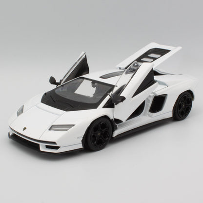Lamborghini Countach (LPI 800-4) in ice white