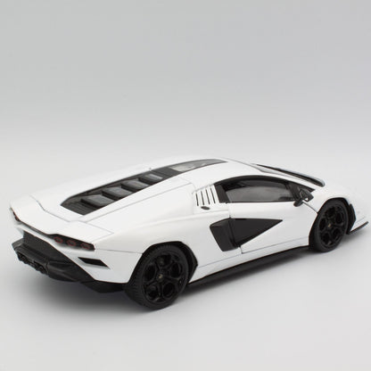 Lamborghini Countach (LPI 800-4) in ice white