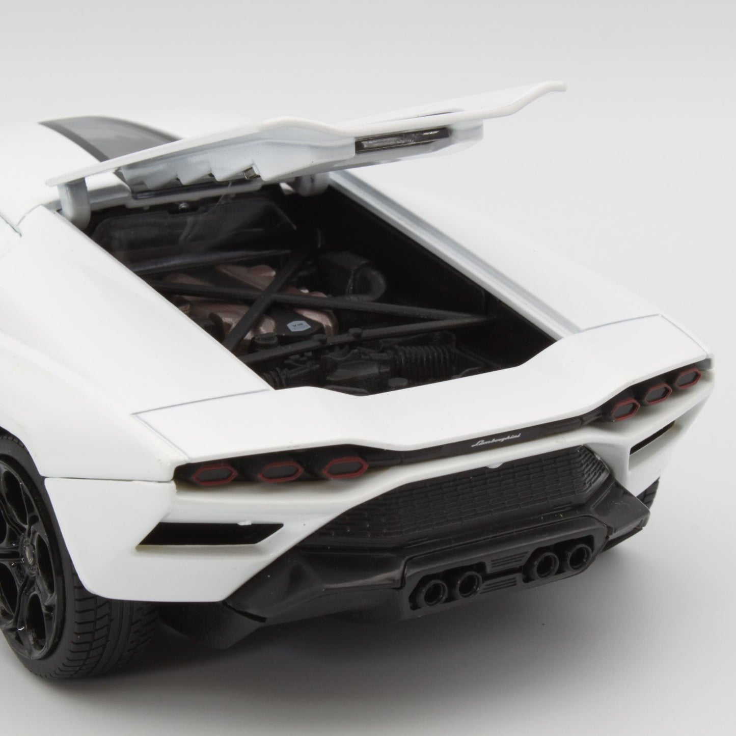 Lamborghini Countach (LPI 800-4) in ice white