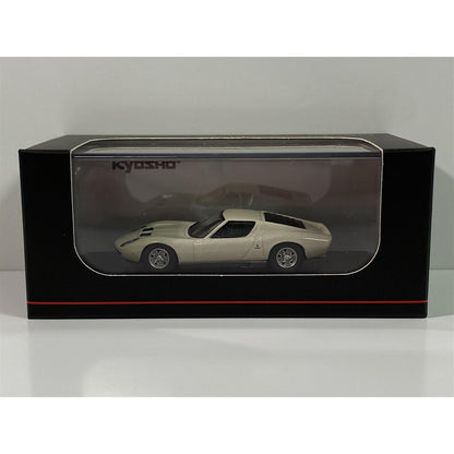 Lamborghini Miura P400 in White/Silver