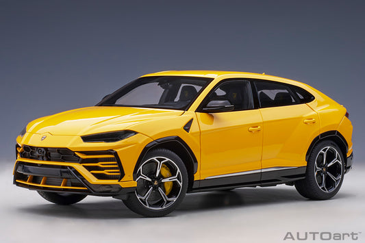 Lamborghini Urus (2018) in Yellow