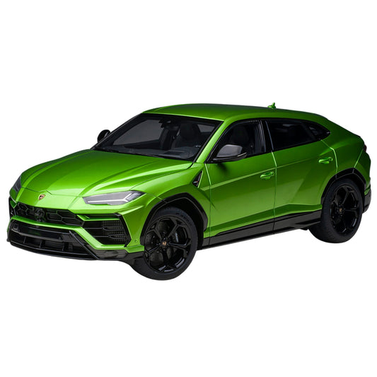 Lamborghini Urus (2018) in Pearl Green