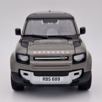 Land Rover Defender 110 (2021) in Silver