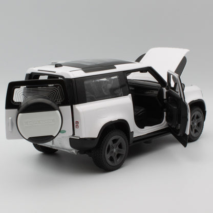 Land Rover Defender 90 in white