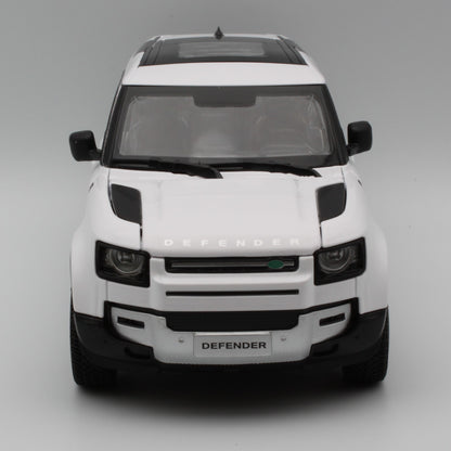 Land Rover Defender 90 in white