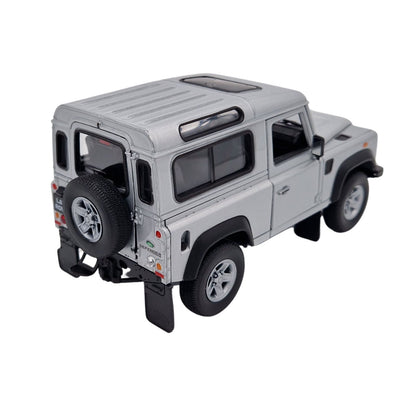 Land Rover Defender 90 in Silver