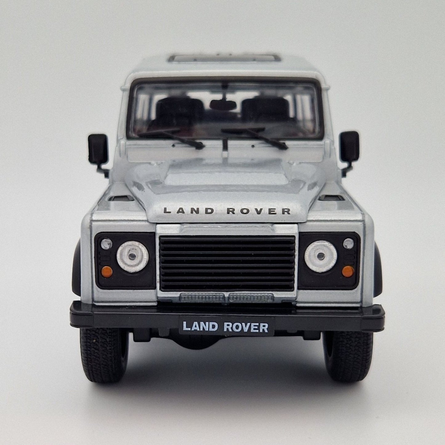 Land Rover Defender 90 in Silver