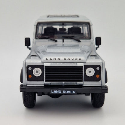 Land Rover Defender 90 in Silver