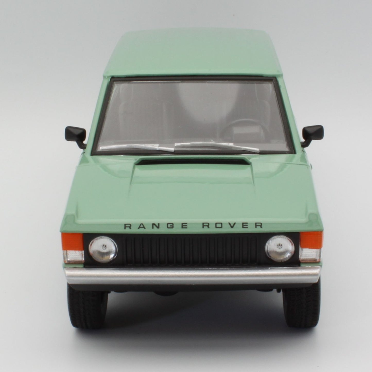Land Rover Range Rover (Mk1 1970) in green