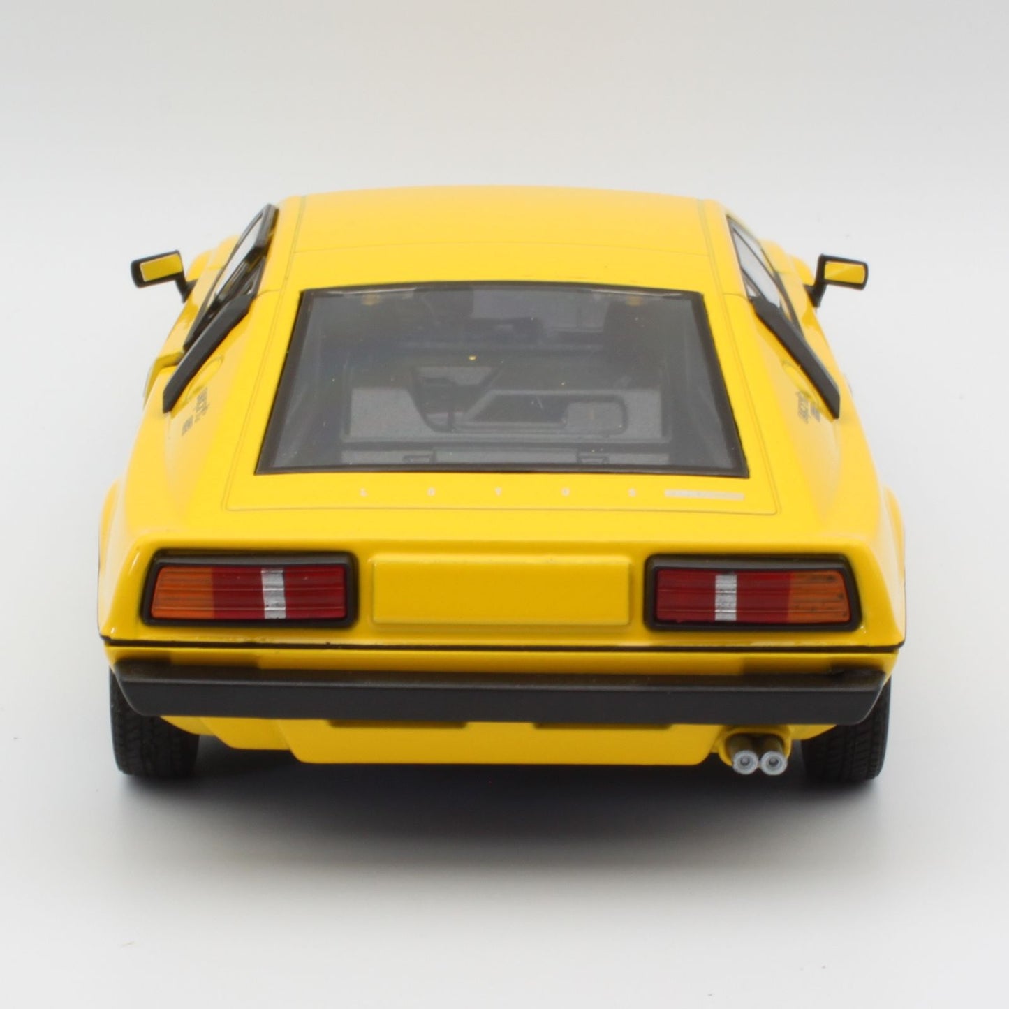 Lotus Esprit (Type 79) in yellow