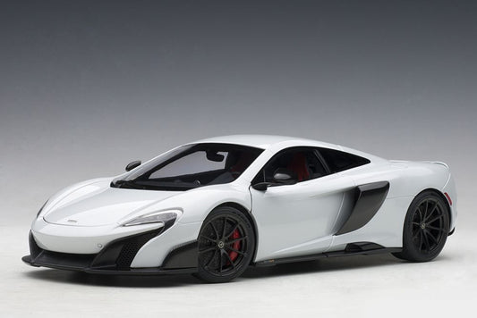 McLaren 675 LT (2016) in Silica White