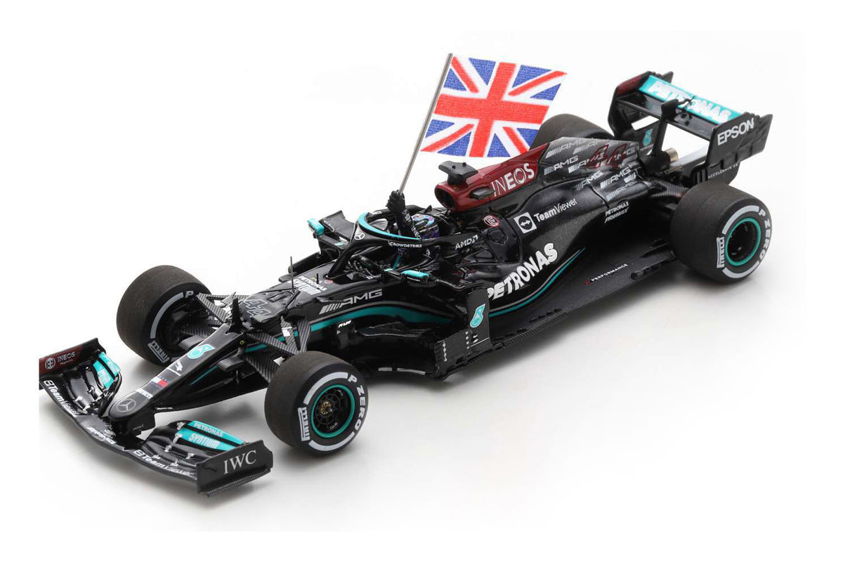 Mercedes AMG Petronas Lewis Hamilton (Winner British GP - With Flag 2021) in Black/Green