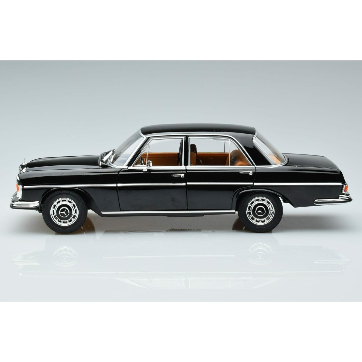 Mercedes Benz 280 SE (1968) in Black