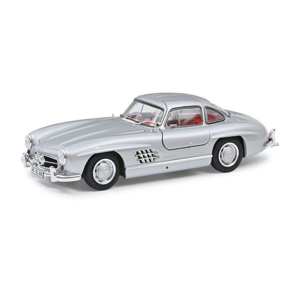 Mercedes Benz 300SL Gullwing in Silver