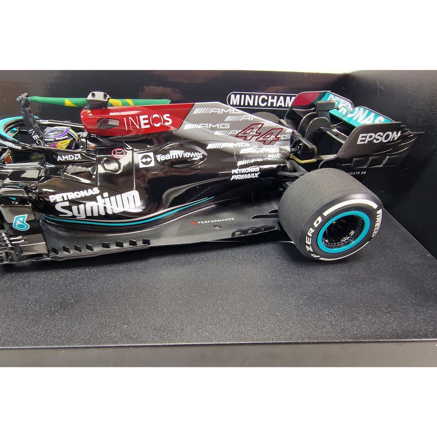 Mercedes F1 W12 Lewis Hamilton (With Flag Brazilian GP 2021) in Black