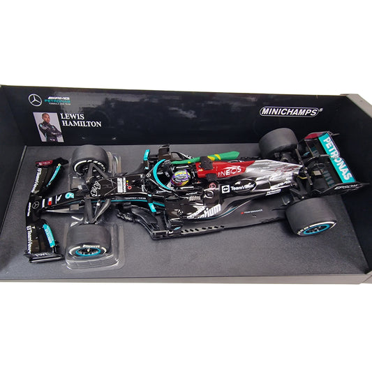 Mercedes F1 W12 Lewis Hamilton (With Flag Brazilian GP 2021) in Black