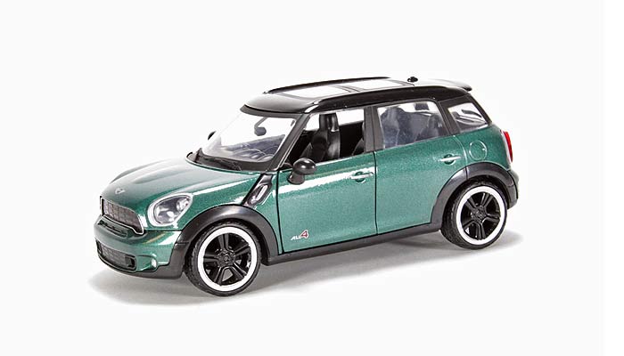 Mini Cooper S Countryman in Green
