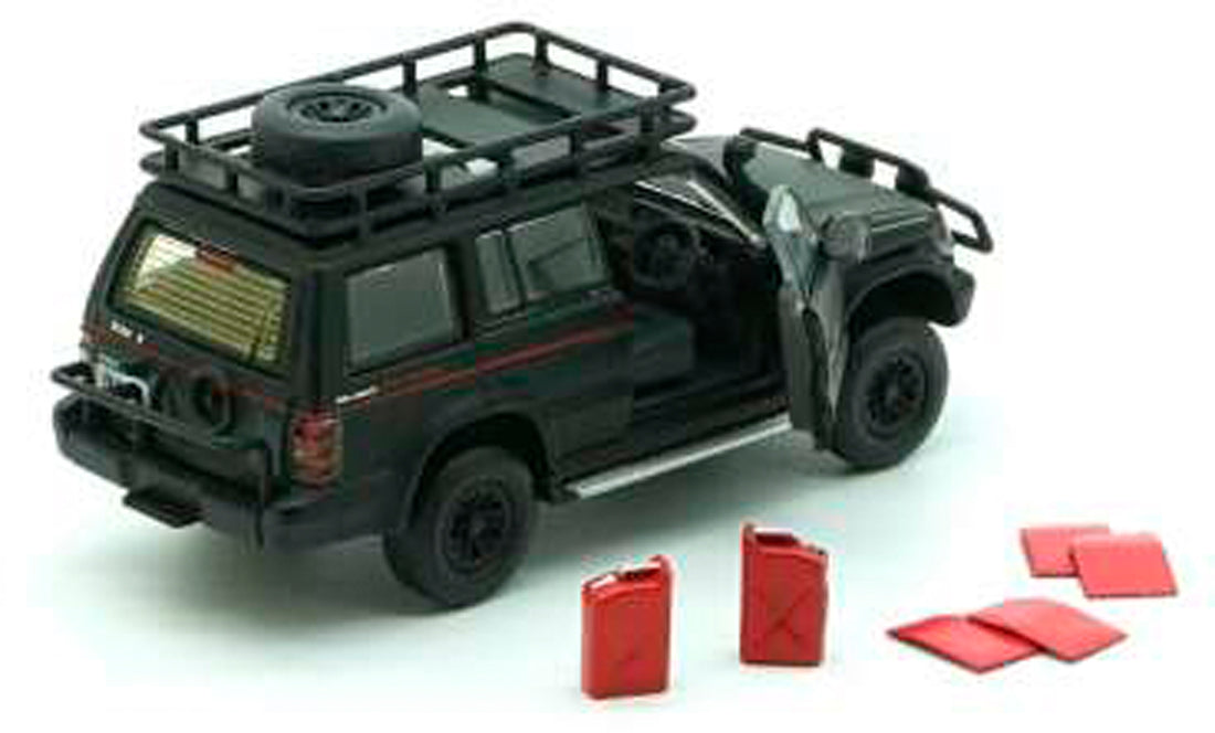 Mitsubishi Pajero 2nd Gen (Jungle Pack RHD 1996) in Matte Black