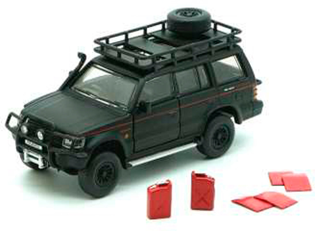 Mitsubishi Pajero 2nd Gen (Jungle Pack RHD 1996) in Matte Black