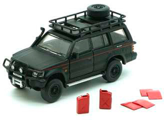 Mitsubishi Pajero 2nd Gen (Jungle Pack RHD 1996) in Matte Black