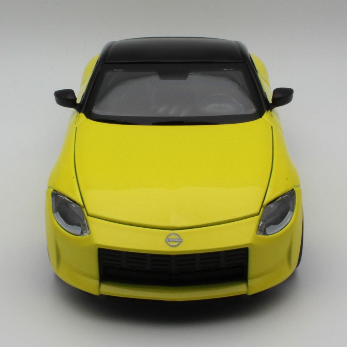 Nissan 400 Z (2023) in Yellow