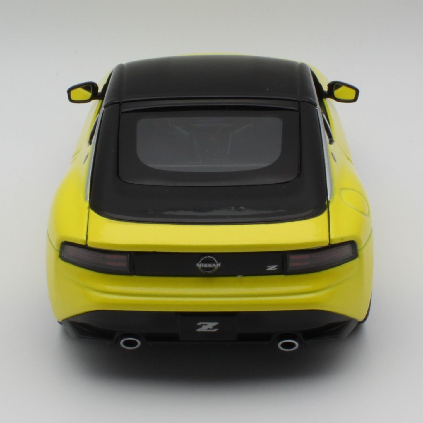 Nissan 400 Z (2023) in Yellow
