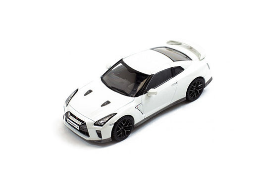 Nissan GT R (2017) in Metallic White