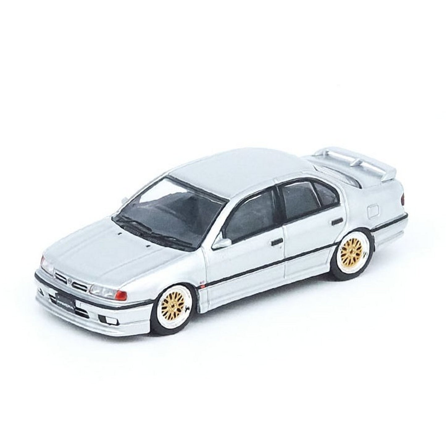 Nissan Primera P10 in Silver