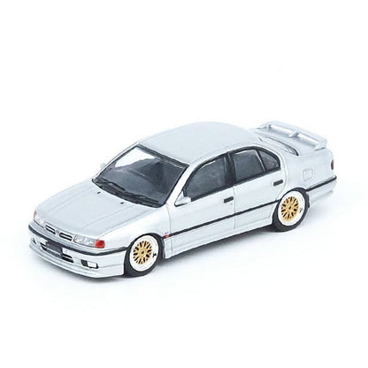 Nissan Primera P10 in Silver