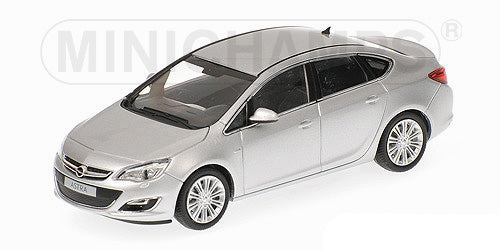 Opel Astra 4 Door (2012) in Silver