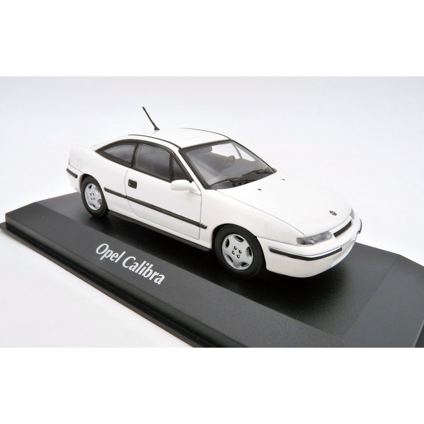 Opel Calibra (1989) in White