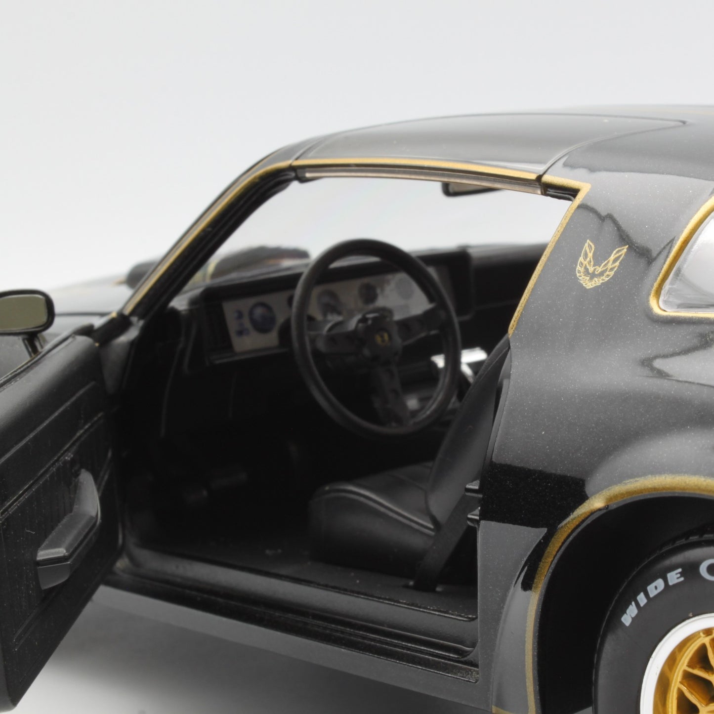 Pontiac Firebird Trans AM (1978) in Black/Gold