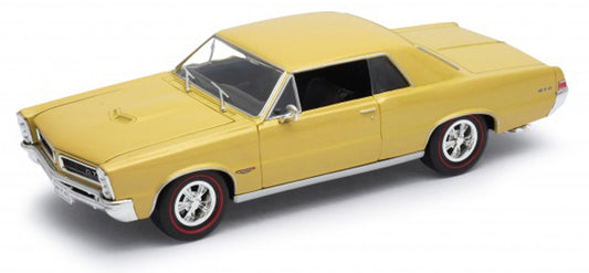 Pontiac GTO (1965) in Gold