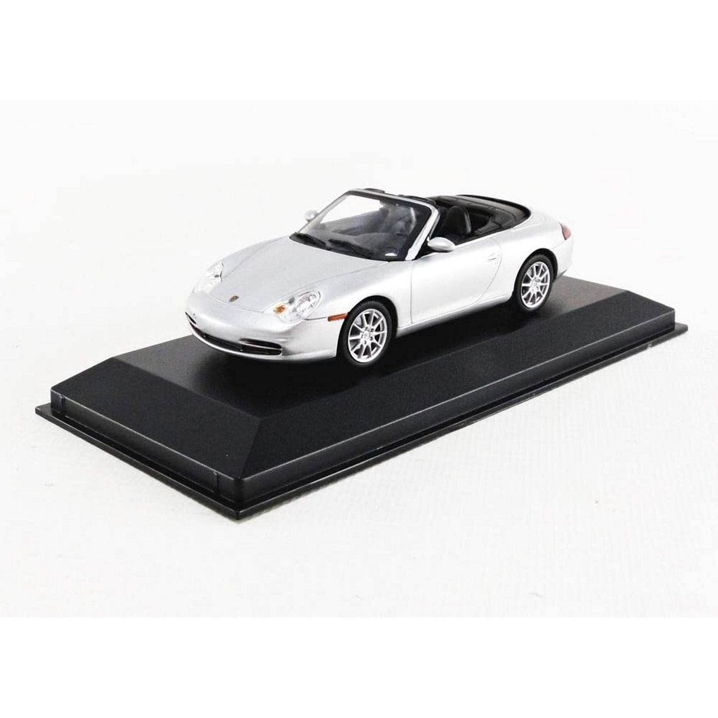 Porsche 911 Cabriolet (996 2001) in Silver