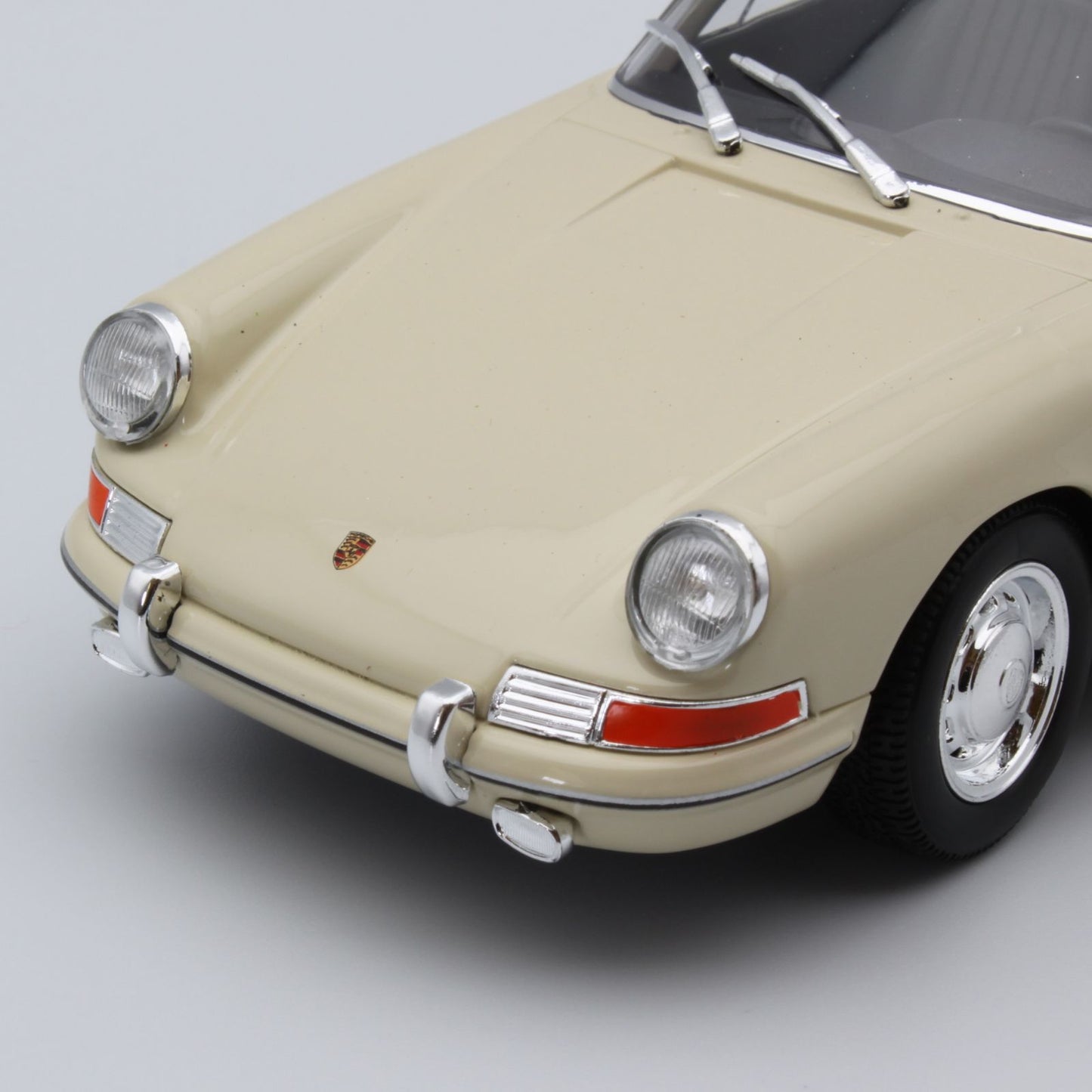 Porsche 911 Carrera (1964) in cream