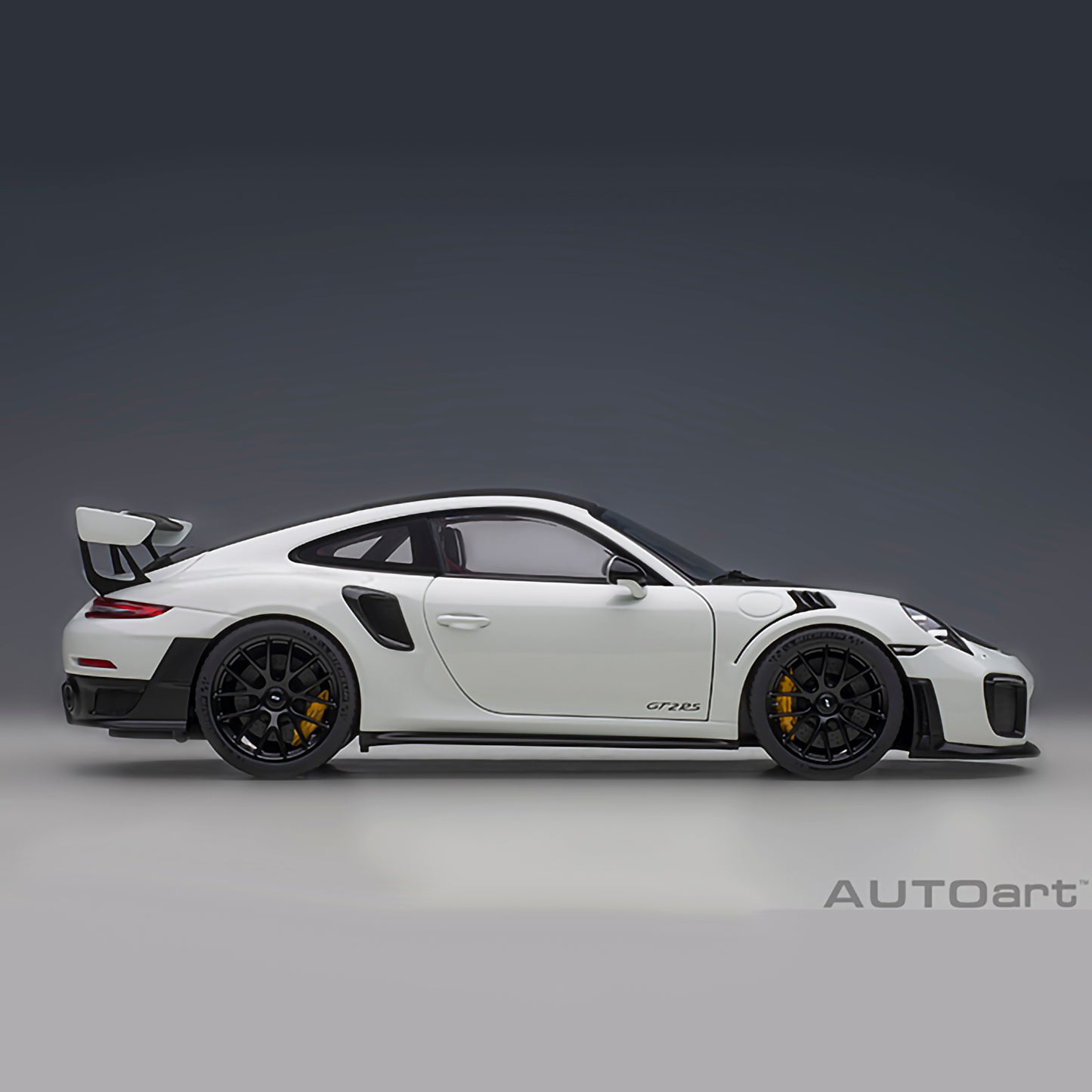 Porsche 911 GT2 RS (991.2 Weissach Package 2017) in White