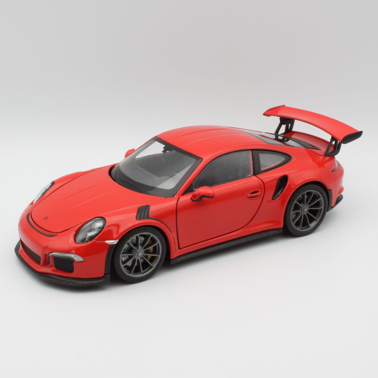 Porsche 911 GT3 RS in orange