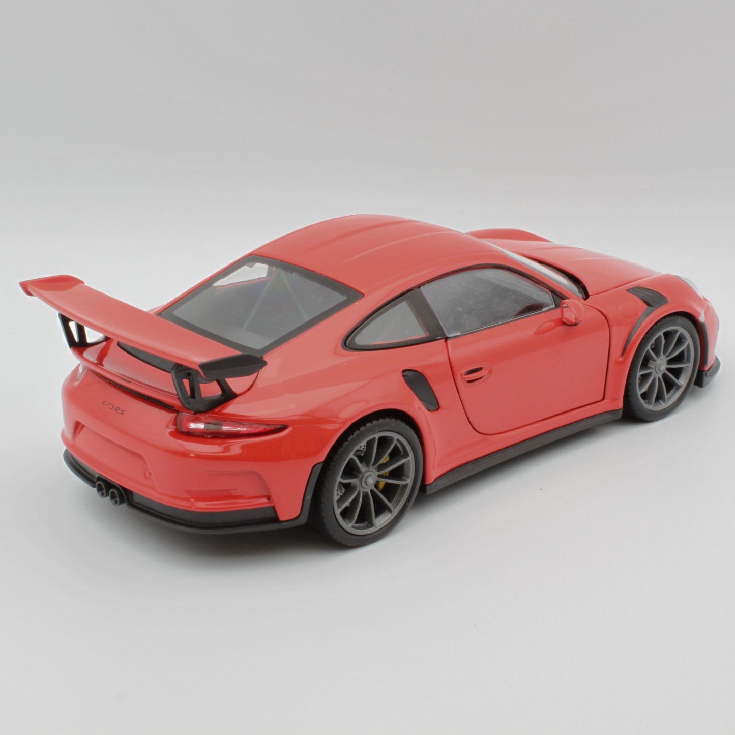Porsche 911 GT3 RS in orange