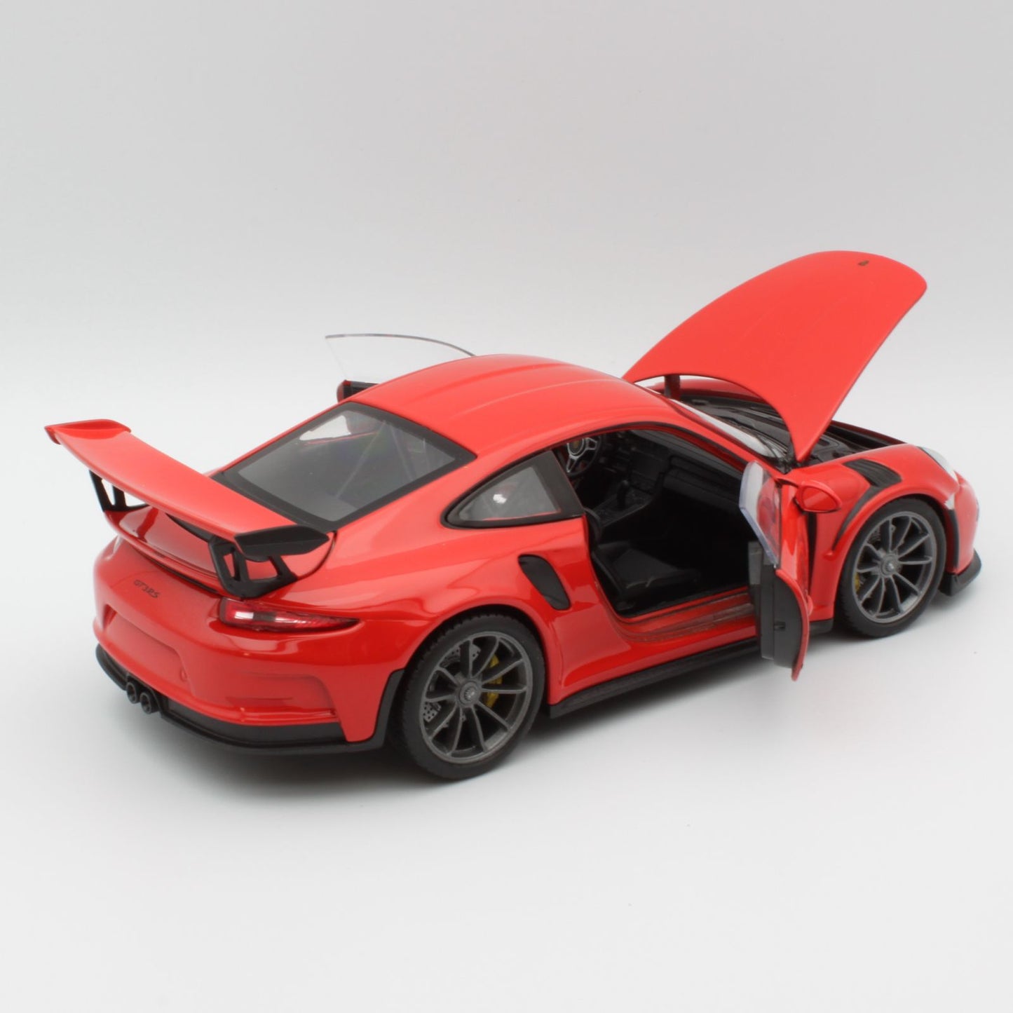 Porsche 911 GT3 RS in orange