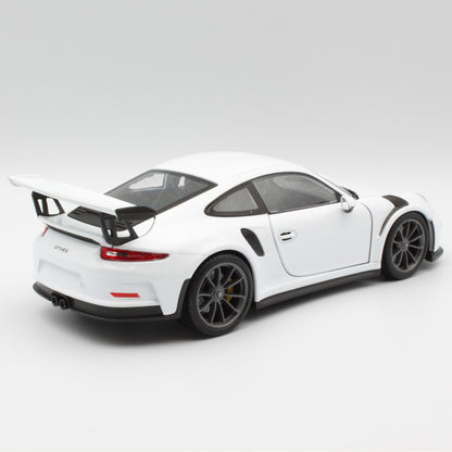 Porsche 911 GT3 RS in white