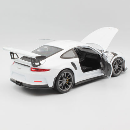 Porsche 911 GT3 RS in white