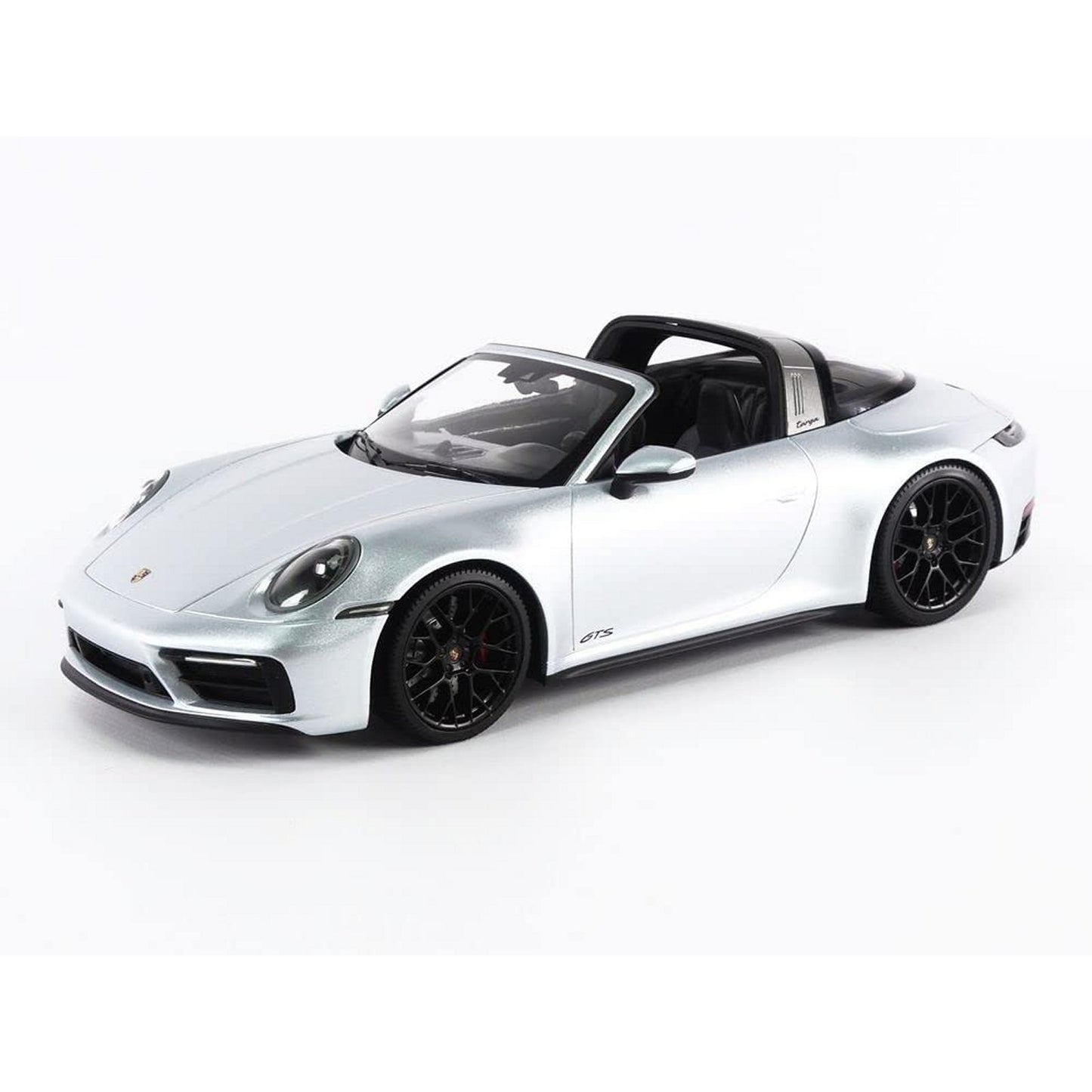 Porsche 911 Targa 4 GTS (992) in Silver