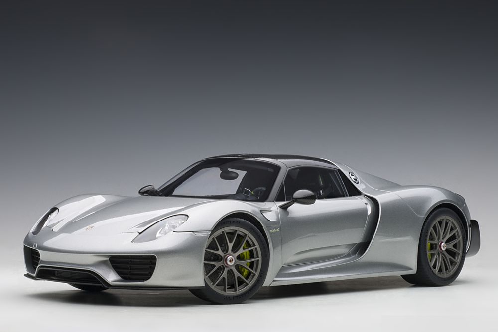 Porsche 918 Spyder (2013) in GT Silver